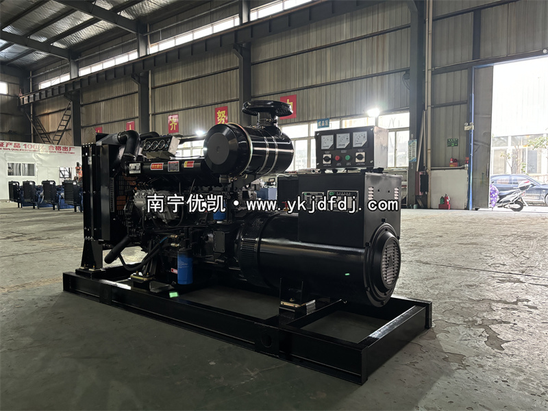 2025年3月13日，120kw濰坊雷納柴油發(fā)電機組裝車發(fā)貨